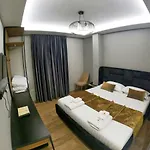 Braxton Hotel