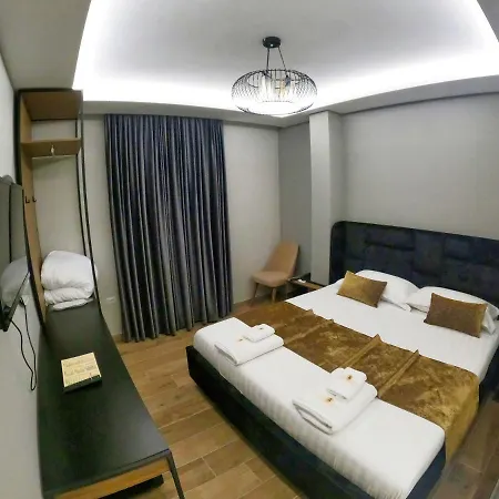 Braxton Hotel
